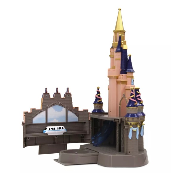 Disney Cinderella Castle Light-Up Play Set – Walt Disney World 50th Anniversary - Picture 10 of 11